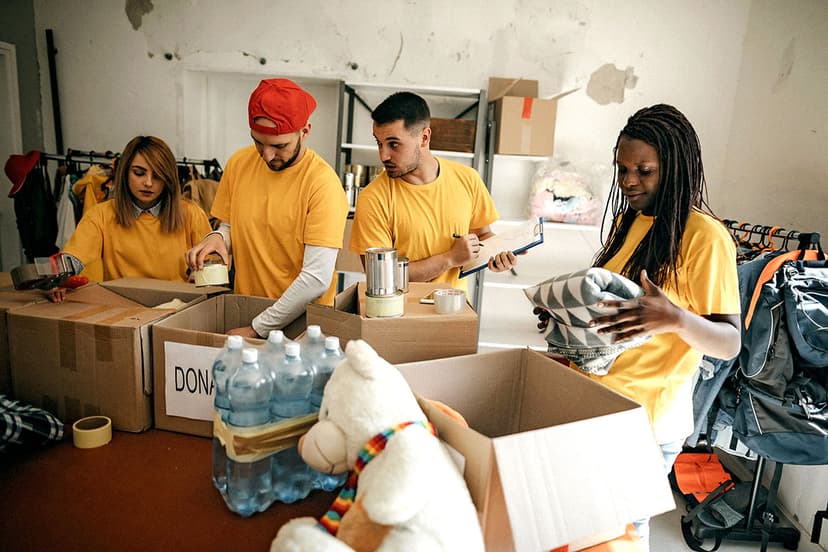 People volunteering